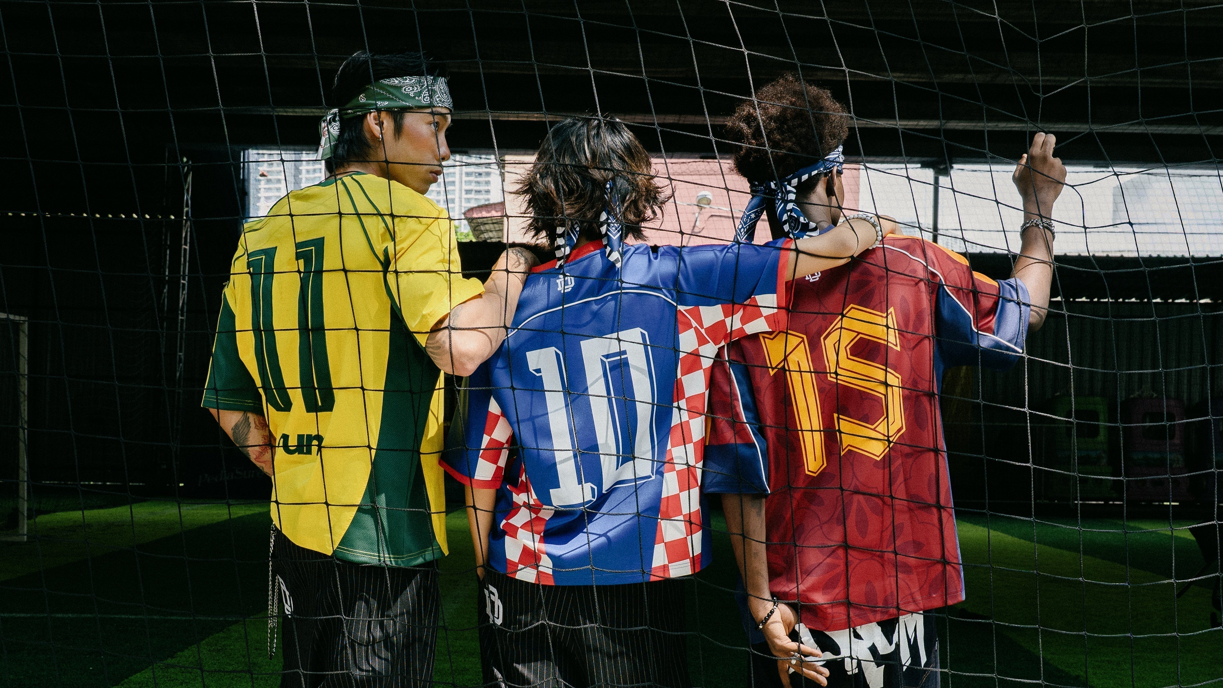 What to Wear to a Football Match Screening: Casual & Aesthetic Fit Ideas